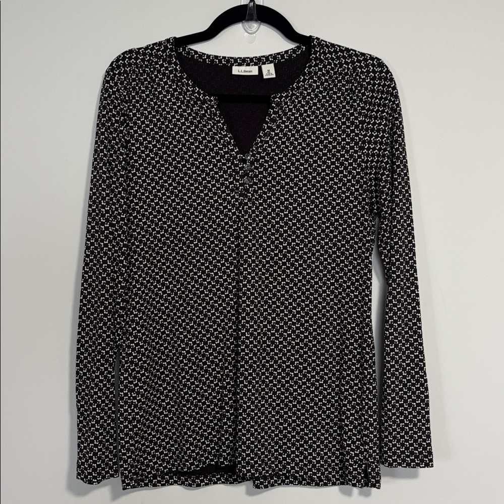 LL Bean Long Sleeve Top V-Neck Black and White Size Medium